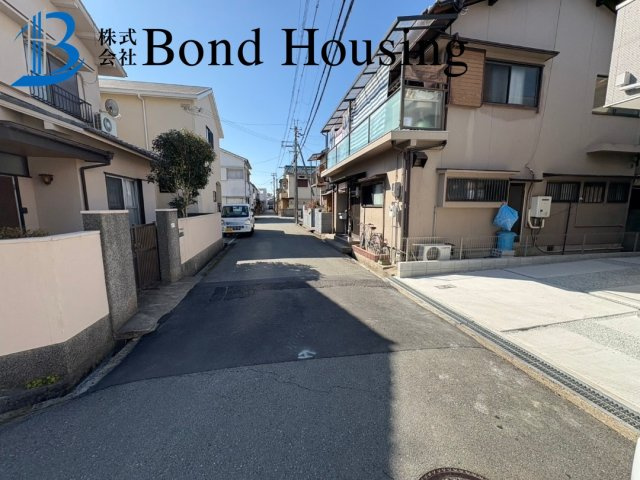 ゆったり5LDKの間取り　大久保町西島　新築戸建の前面道路含む現地写真