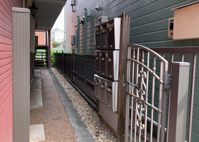 【設備】 | セレーノプリモⅠ | エントランス付近に設置されている集合ポストは、住んでいる部屋と離れているため、ポストをあさるなど誰かに何かされていても被害に気づきにくいです。入居する時には他人に特定されにくい番号で鍵をかけましょう！