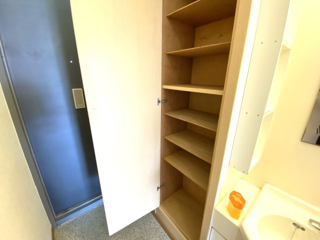 ウイニングイーストの収納