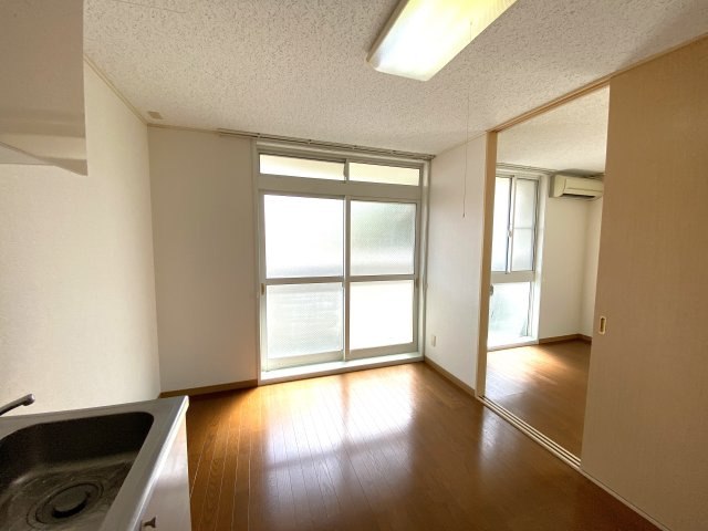 ウイニングイーストの居間・リビング