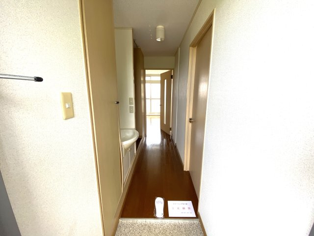 ウイニングイーストの内装