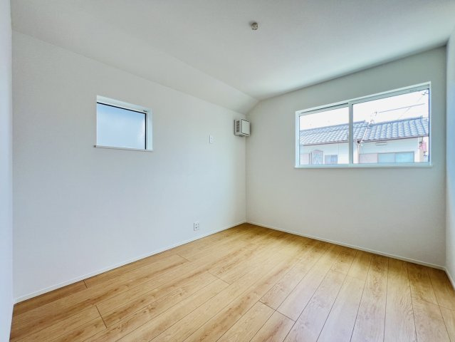 安城市里町石橋24番23『仲介手数料無料』新築戸建ての洋室