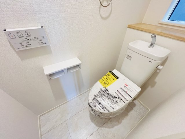 安城市里町石橋24番23『仲介手数料無料』新築戸建てのトイレ