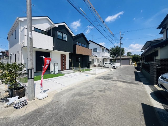 安城市里町石橋24番23『仲介手数料無料』新築戸建ての前面道路含む現地写真