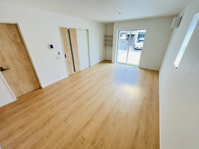 安城市里町石橋24番23『仲介手数料無料』新築戸建ての居間・リビング