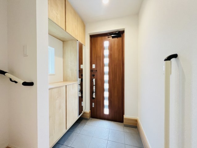 安城市里町石橋24番23『仲介手数料無料』新築戸建ての玄関