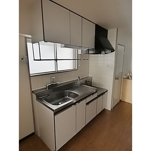 丸和マンションのキッチン