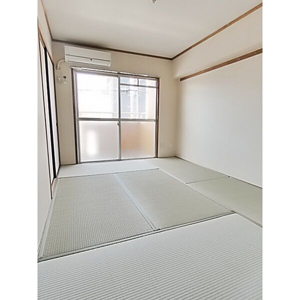 丸和マンションの和室