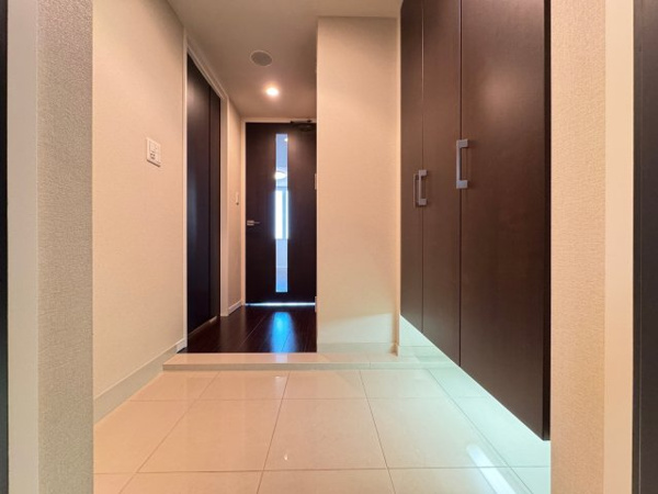 【玄関】 | 【玄関】靴好きには嬉しいたくさん収納できるシューズボックス付きです◎