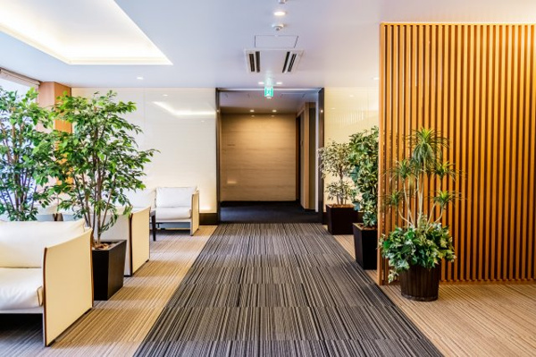 【ロビー】 | 【グランデ・ラウンジ】大切なゲストとのご歓談や、商談など、様々な用途に対応可能！機能美溢れる空間！
