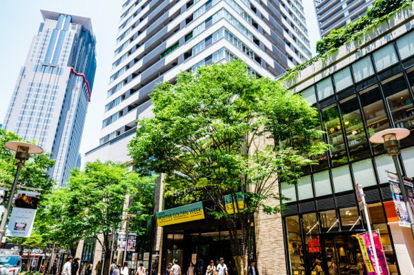 【周辺】 | 【周辺】マンション低層階部分はNU茶屋町が入っており、お買い物やお食事ができます。