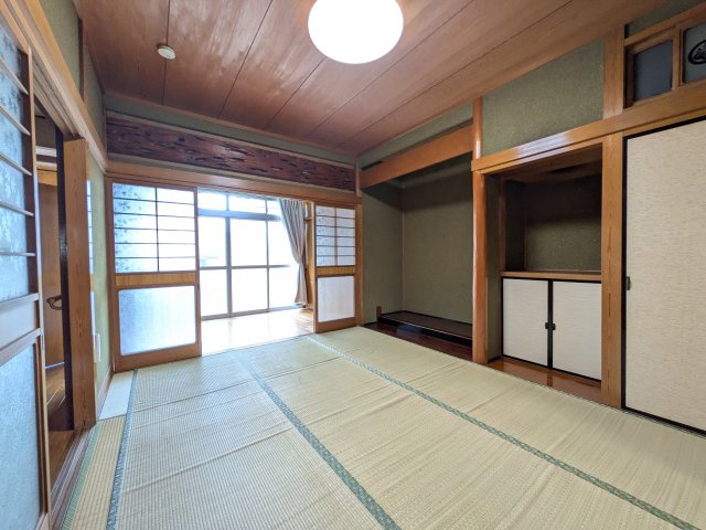 山西中古住宅の和室|落ち着いた雰囲気の和室付きです