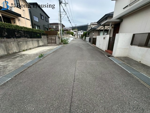 断熱等級6取得　狩口台2丁目　1号地の前面道路含む現地写真