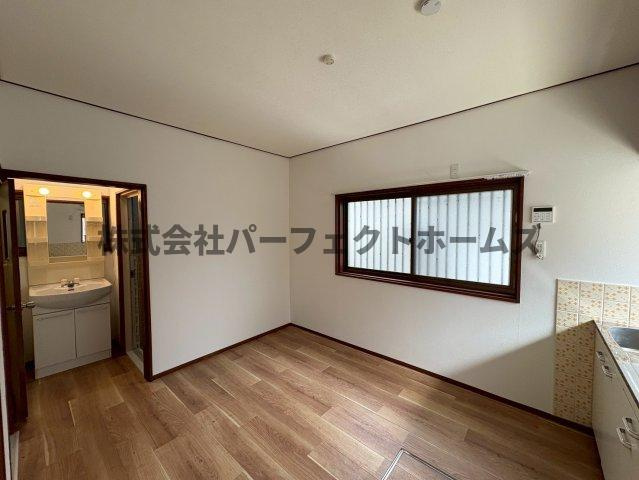 池之宮2丁目戸建　賃貸の居間・リビング|ゆったりとしたリビングです