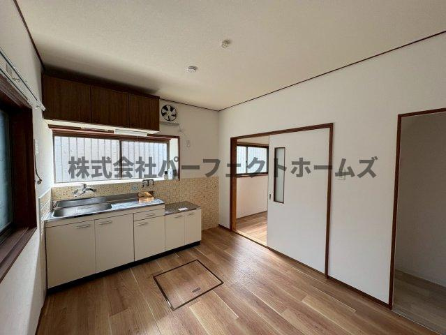 池之宮2丁目戸建　賃貸の居間・リビング|ゆったりとした居間です