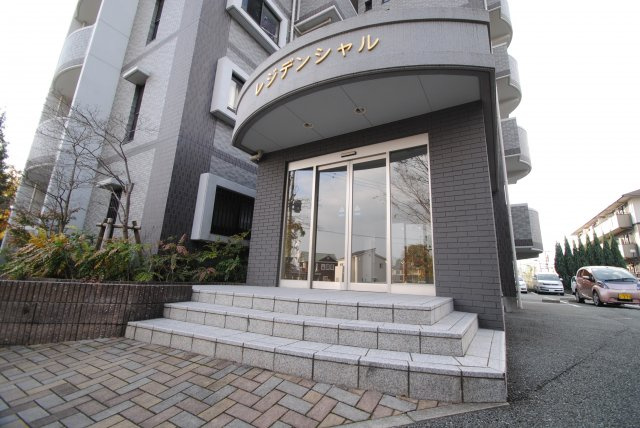 久留米市西町の賃貸マンションの玄関