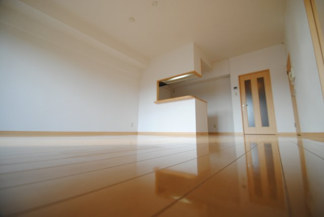 久留米市西町の賃貸マンションの居間・リビング|内装イメージ：同物件別室