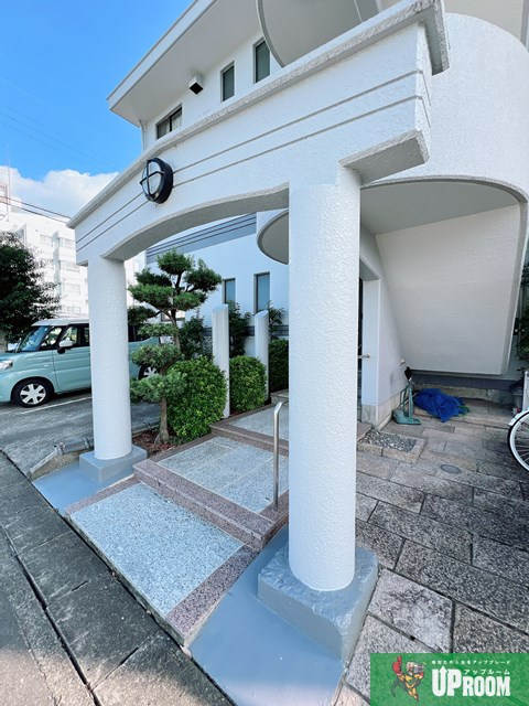 松崎パストラルコートのエントランス