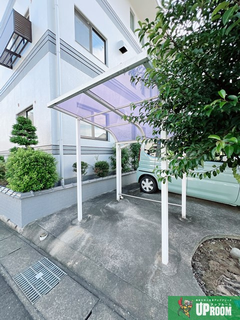松崎パストラルコートの駐車場