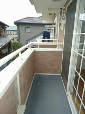 【バルコニー】 | フレスクーラ | 陽当たり良好なバルコニーです