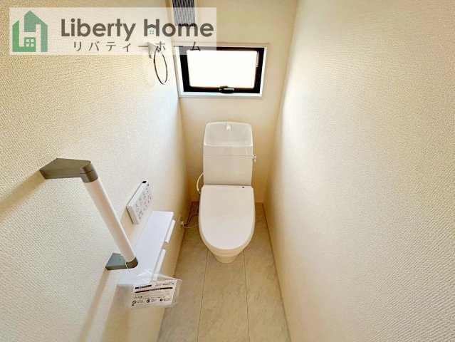 石岡市鹿の子2期　新築戸建のトイレ