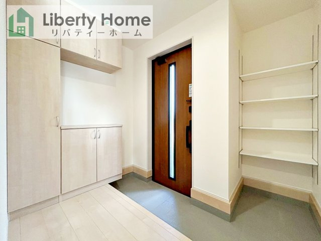 石岡市鹿の子2期　新築戸建の玄関