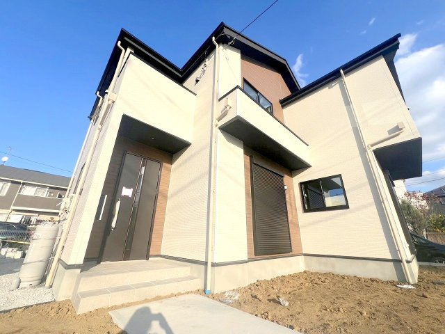 武蔵村山市三ツ木２丁目　新築戸建て　全１棟の前面道路含む現地写真