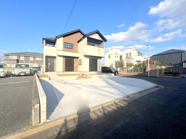 武蔵村山市三ツ木２丁目　新築戸建て　全１棟の前面道路含む現地写真