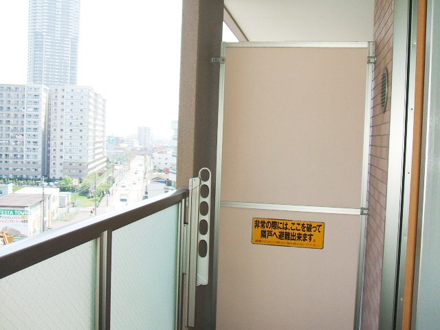 イーストシティタワーズのバルコニー|別号室の参考写真です。