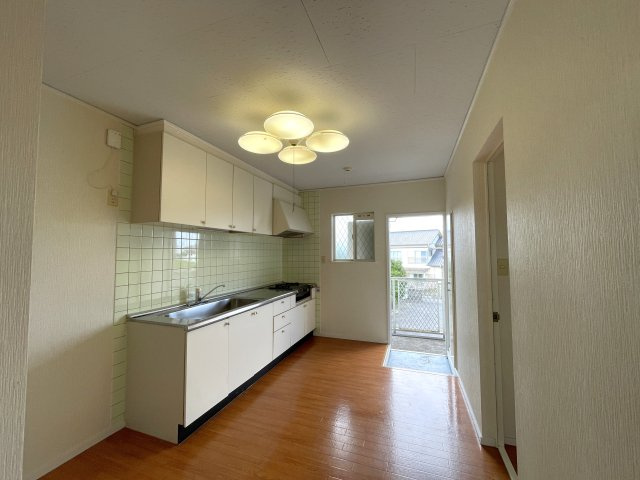 アムスプラザ Bの居間・リビング