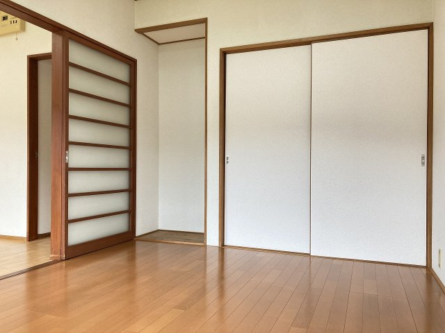 ジュエルARAKIの洋室