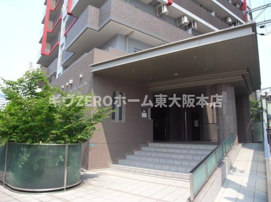 エステムプラザ難波WESTリバークロスのエントランス