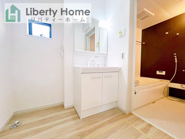 牛久市南16期　新築戸建の独立洗面台