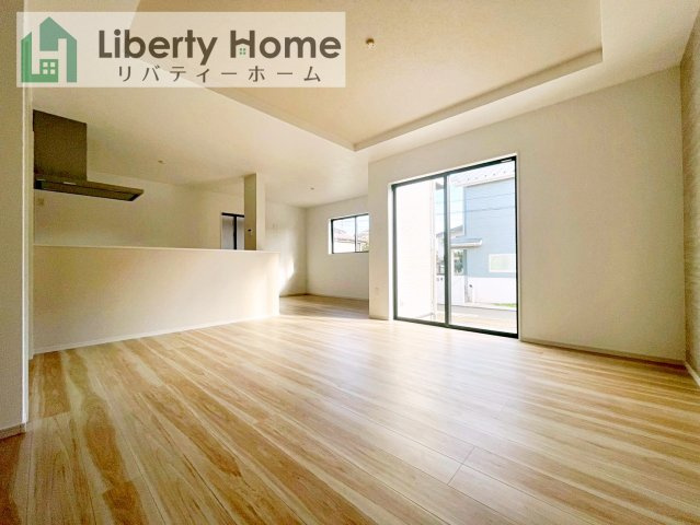 牛久市南16期　新築戸建の居間・リビング