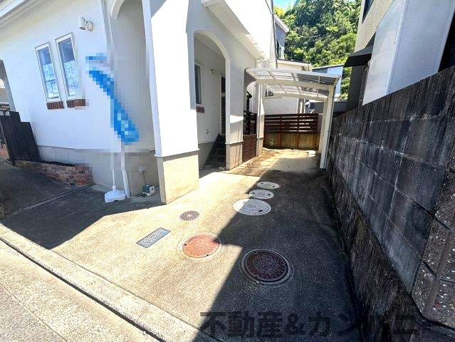 別府町中古戸建の駐車場|駐車場に車を止められます