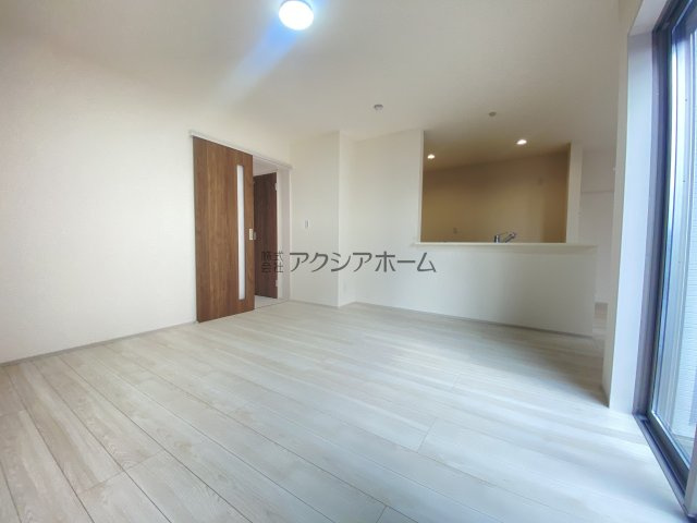 飯能市双柳・全11棟　新築一戸建　2号棟　の居間・リビング|LDK18.5帖