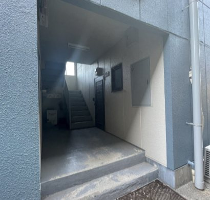 ＳＴハイツのエントランス|建物の内部です