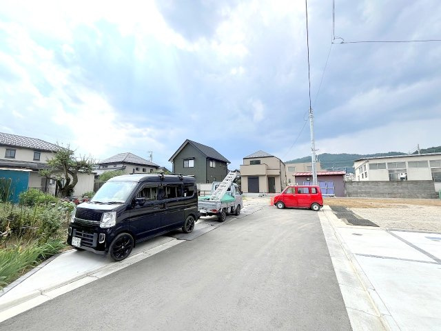 あきる野市五日市の新築一戸建の前面道路含む現地写真