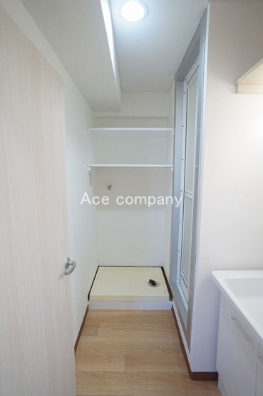 【ランドリースペース】 | 朝日プラザ北田辺 | ドア交換・床CF張替え済み☆室内洗濯機置き場完備☆洗濯パン新調です☆