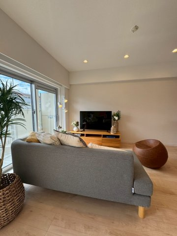 芝園ハイツ弐号棟の居間・リビング