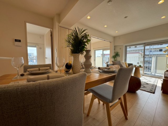 芝園ハイツ弐号棟の居間・リビング