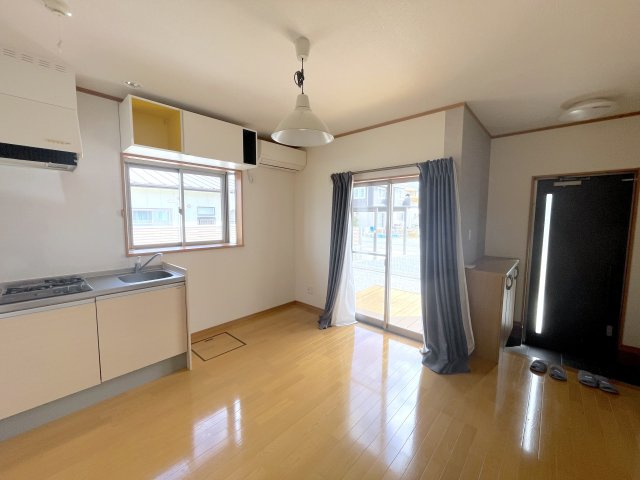 【居間・リビング】 | 児玉郡上里町七本木　中古戸建