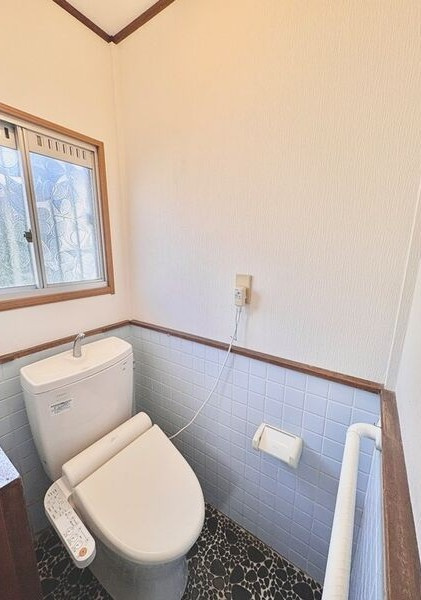 米野木町北山戸建のトイレ