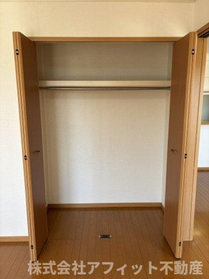 【その他】 | アンソレイエⅡ | 洋室6帖の収納