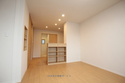 【居間・リビング】 | スリーゼハイツ | ゆったり過ごせるリビングです
スリーゼハイツ　203号室　2017年1月9日