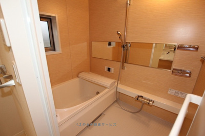 【浴室】 | スリーゼハイツ | 日々の暮らしに欠かせないお風呂です
スリーゼハイツ　203号室　2017年1月9日