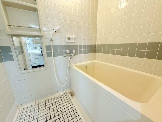 【浴室】 | パレデアルシオン