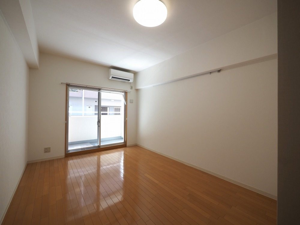 アーデンタワー靭公園の居間・リビング