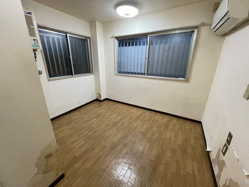 シャトル新大阪の居間・リビング