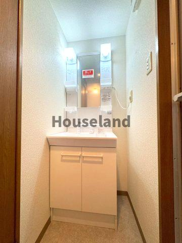 西マンションの洗面所